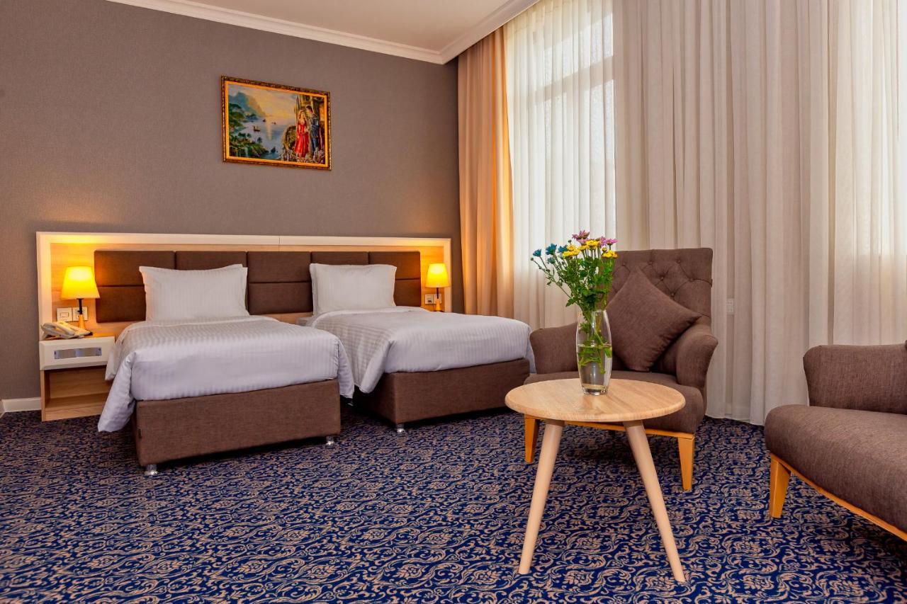 Golden City Hotel บากู ภายนอก รูปภาพ